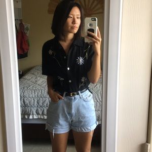 RESERVED Vintage button down daisy embroidered top